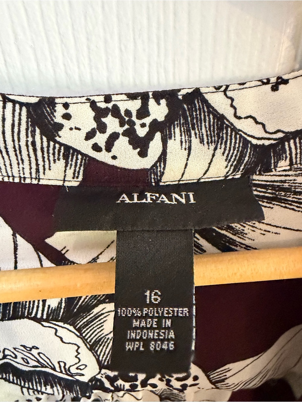 Alfani Eggplant Purple and White Floral Surplice Blouse - size 16 - Picture 4 of 11